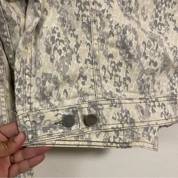Free People Jacket Women’s Size Small Petite Animal Print Jean Jacket - Picture 7 of 16